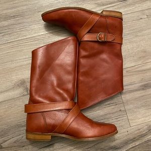 Womens Frye Boots. 7.5 medium Pre Owned broken in. Worn multiple times.